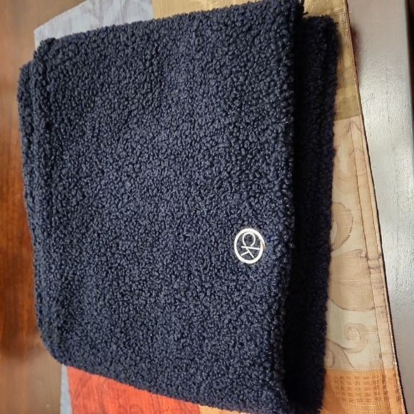 Calvin Kline unity scarf - Picture 4 of 4